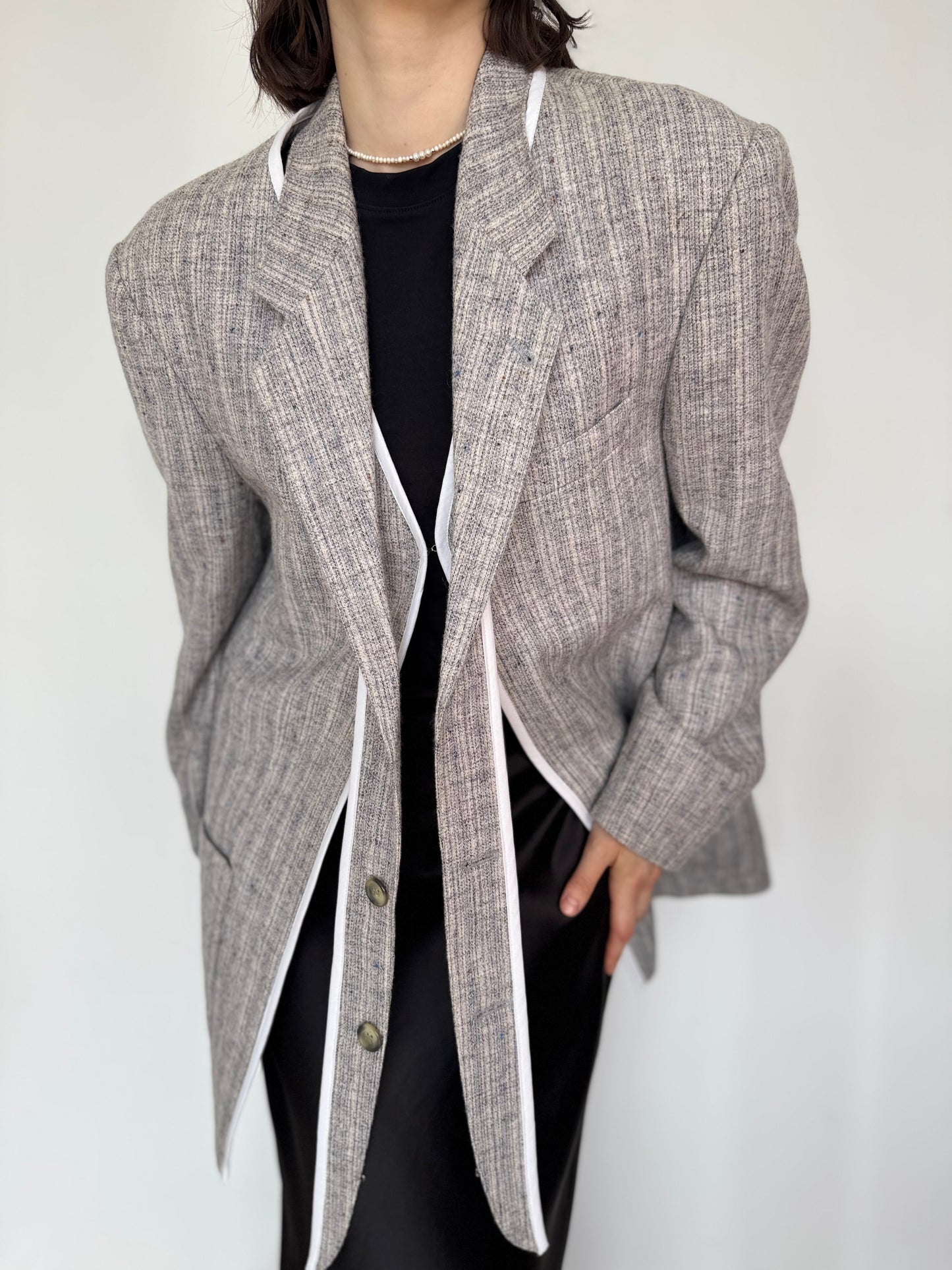 Deconstructed Gray Blazer with Detachable Collar