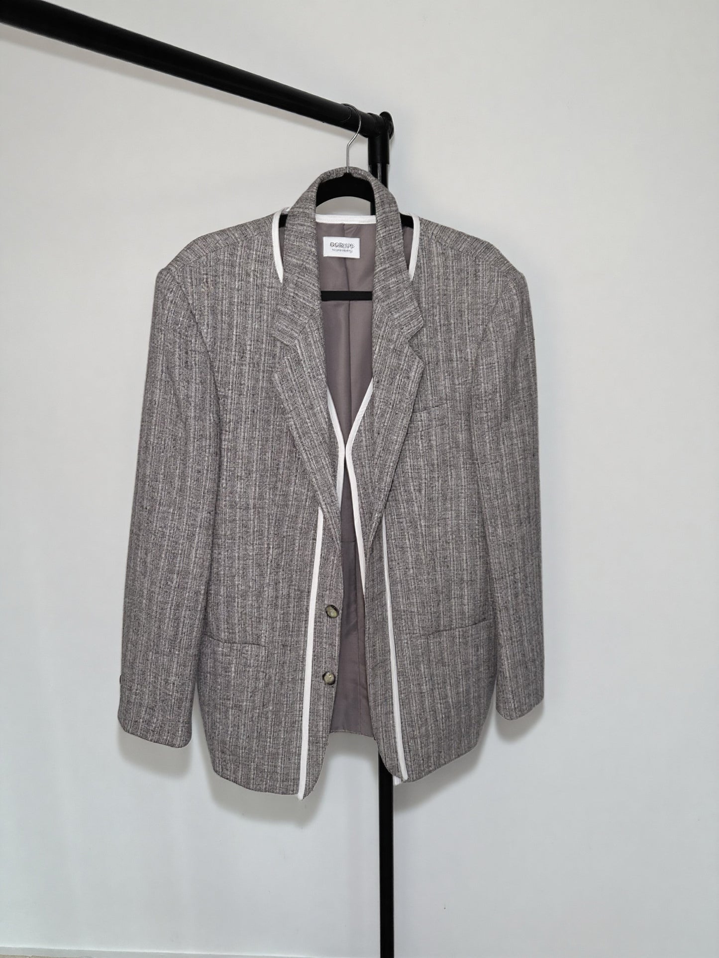 Deconstructed Gray Blazer with Detachable Collar