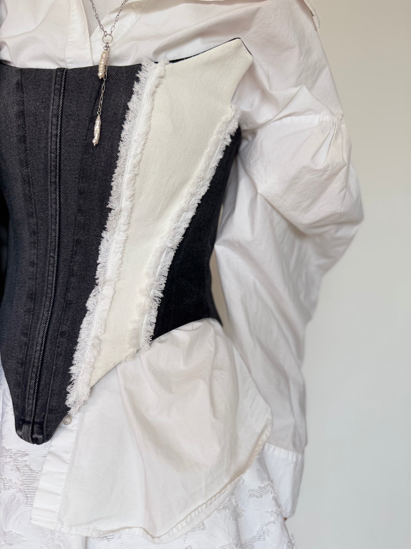 SCAR Corset in black and white [Pre-order]