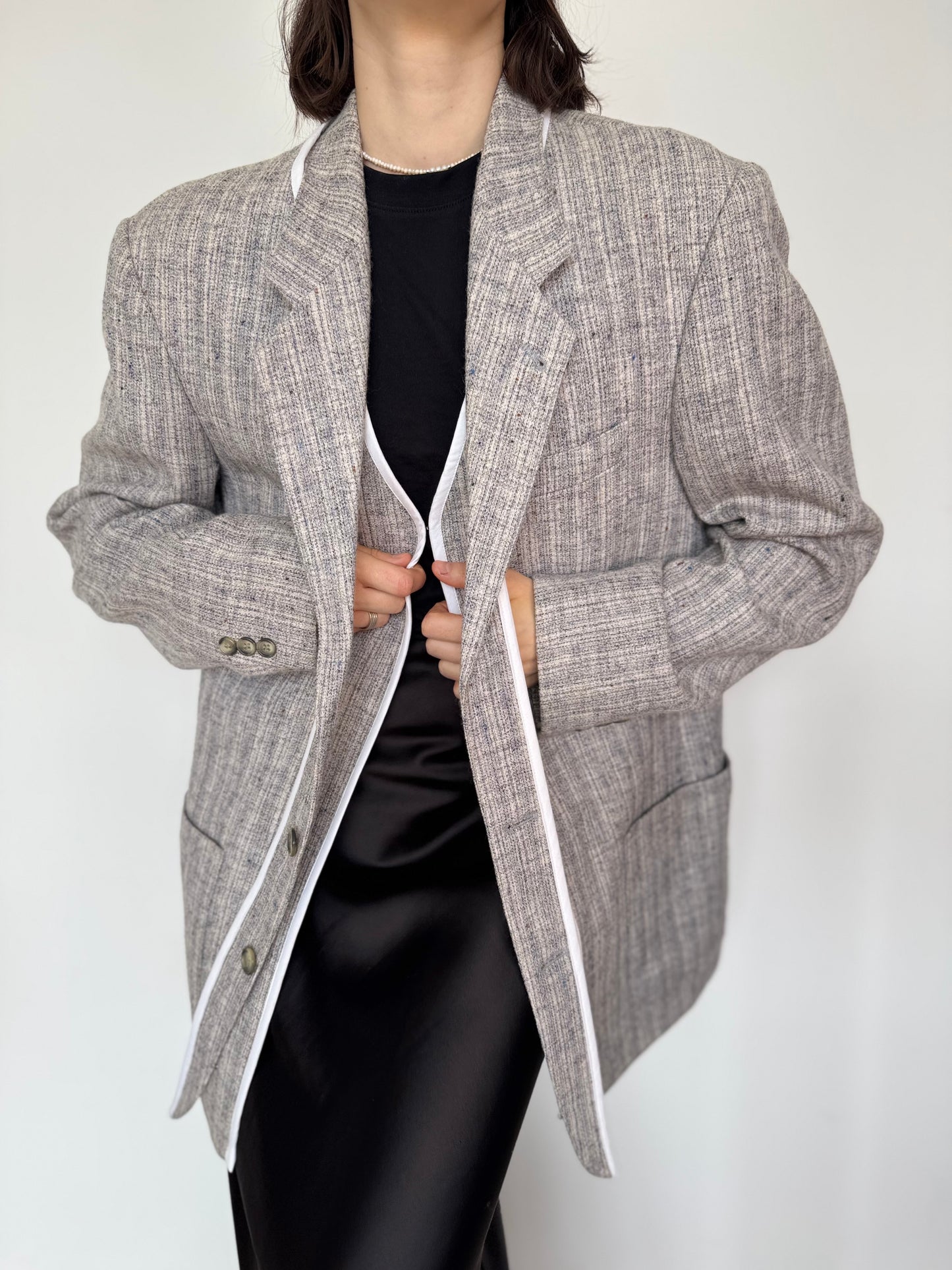 Deconstructed Gray Blazer with Detachable Collar