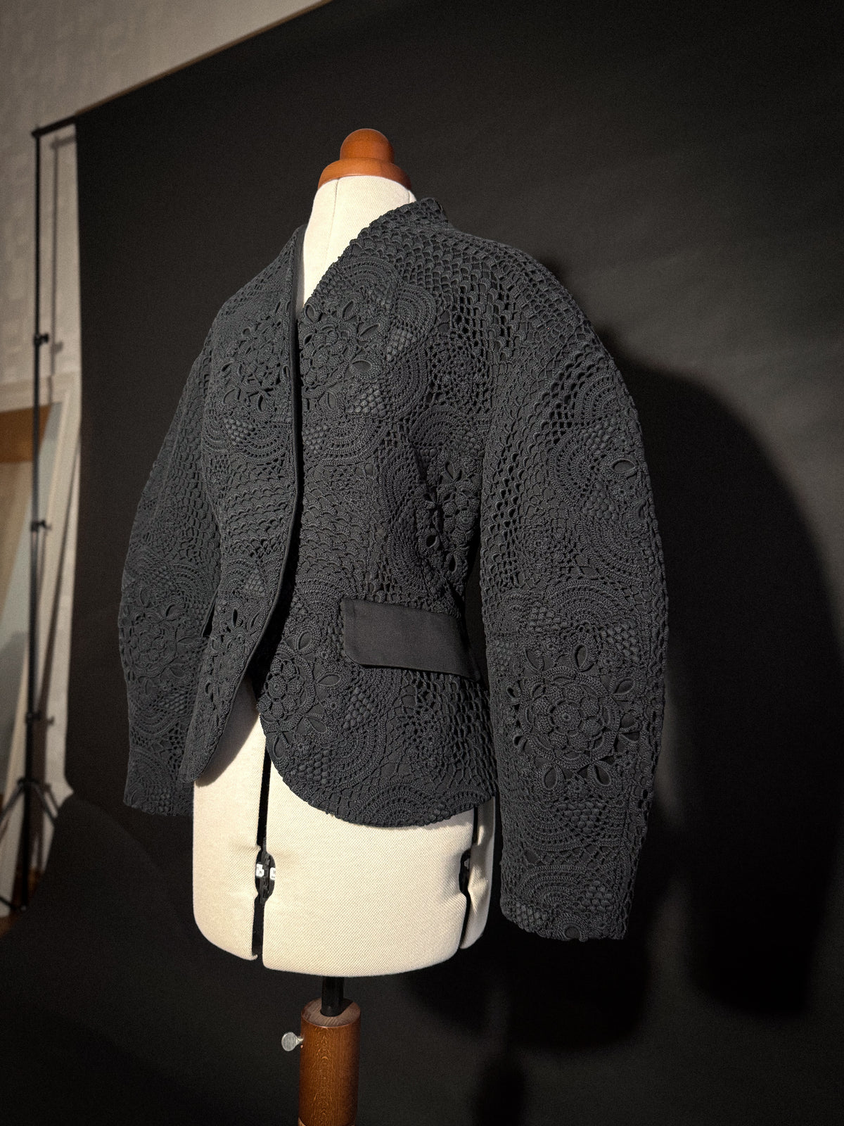 Sculpted lace blazer [Pre-Order]
